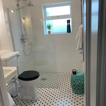 Three Bedroom Cosy Quiet Luxury In The Burren Wild Atlantic Way Holiday home *