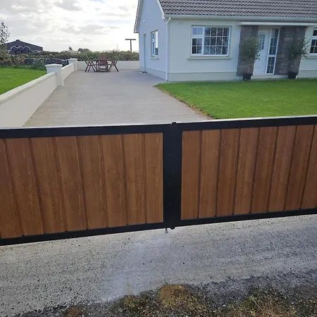 Three Bedroom Cosy Quiet Luxury In The Burren Wild Atlantic Way Holiday home *