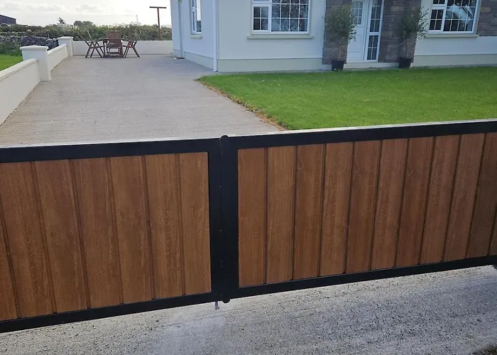 Three Bedroom Cosy Quiet Luxury In The Burren Wild Atlantic Way 別荘 ゴールウェイ